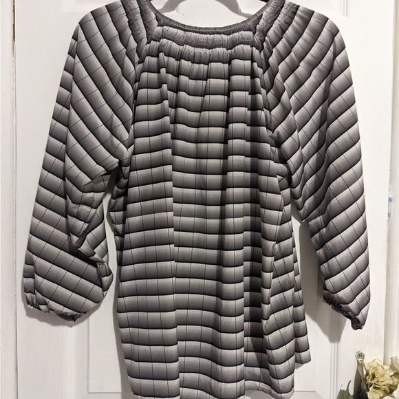 Tucker The Classic Blouse Gray Area in Silk Cotton Plaid Motif Striped Smock - Picture 9 of 9